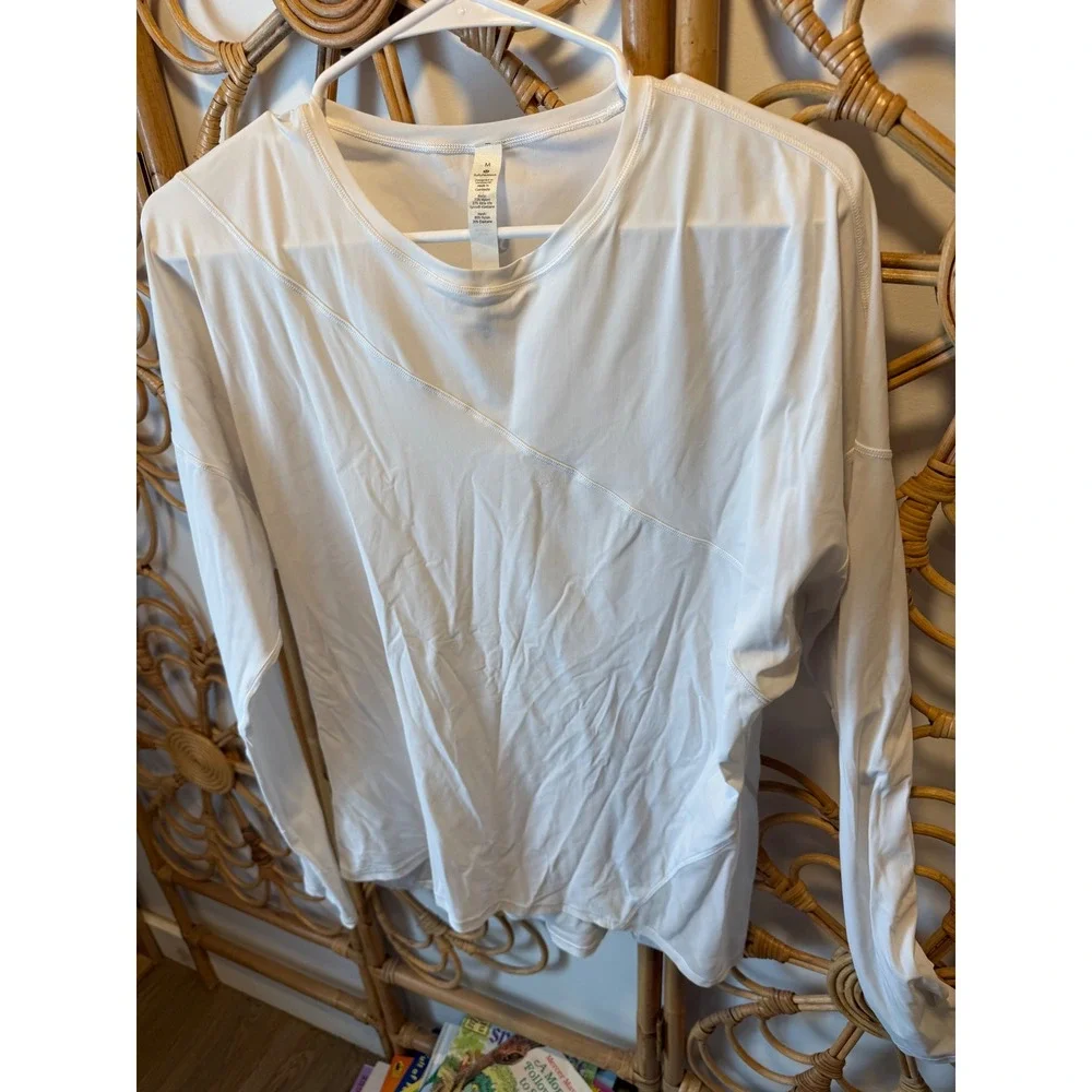 Lululemon Womens White‎ Long Sleeve Athletic Top Crew Neck Diagonal Seam Size M